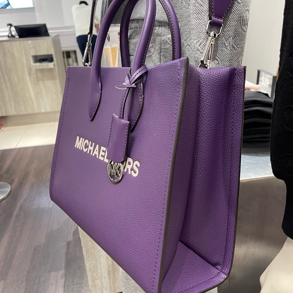 MICHAEL KORS Mirella Medium EW Pebbled Leather Tote Bag
Dark Purple
NWT - Picture 15 of 16